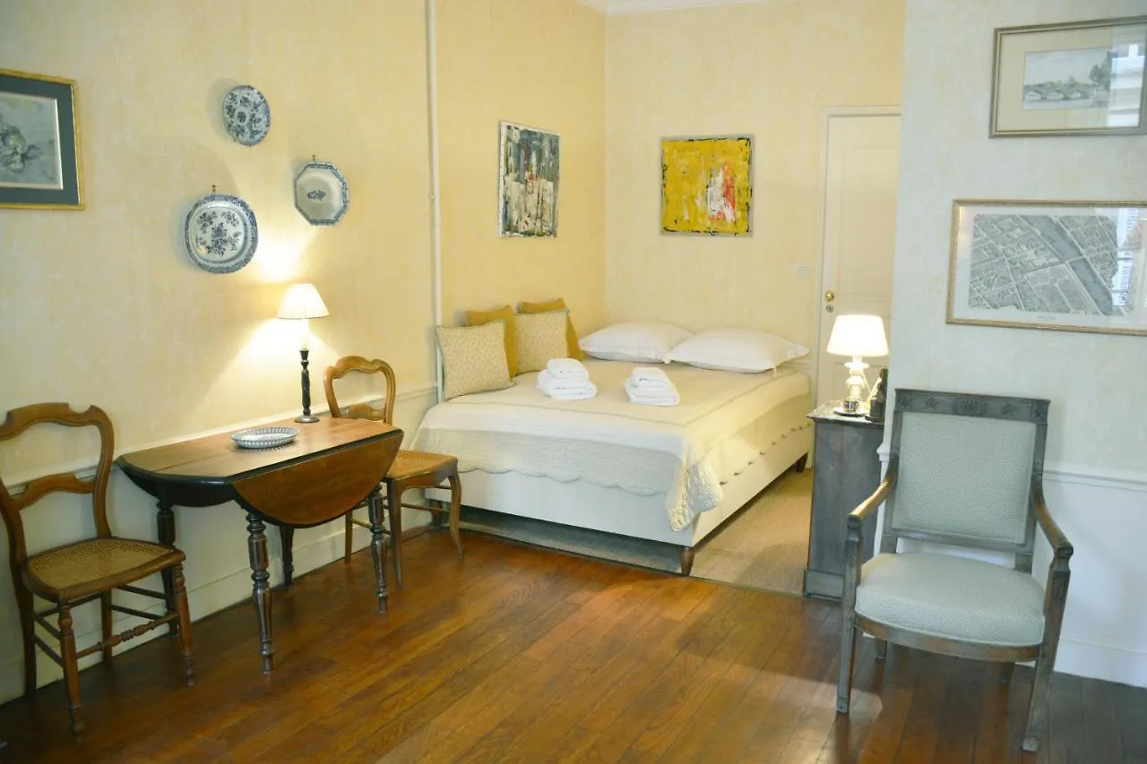 Rue Du Bac - St Germain Apartment Paris France